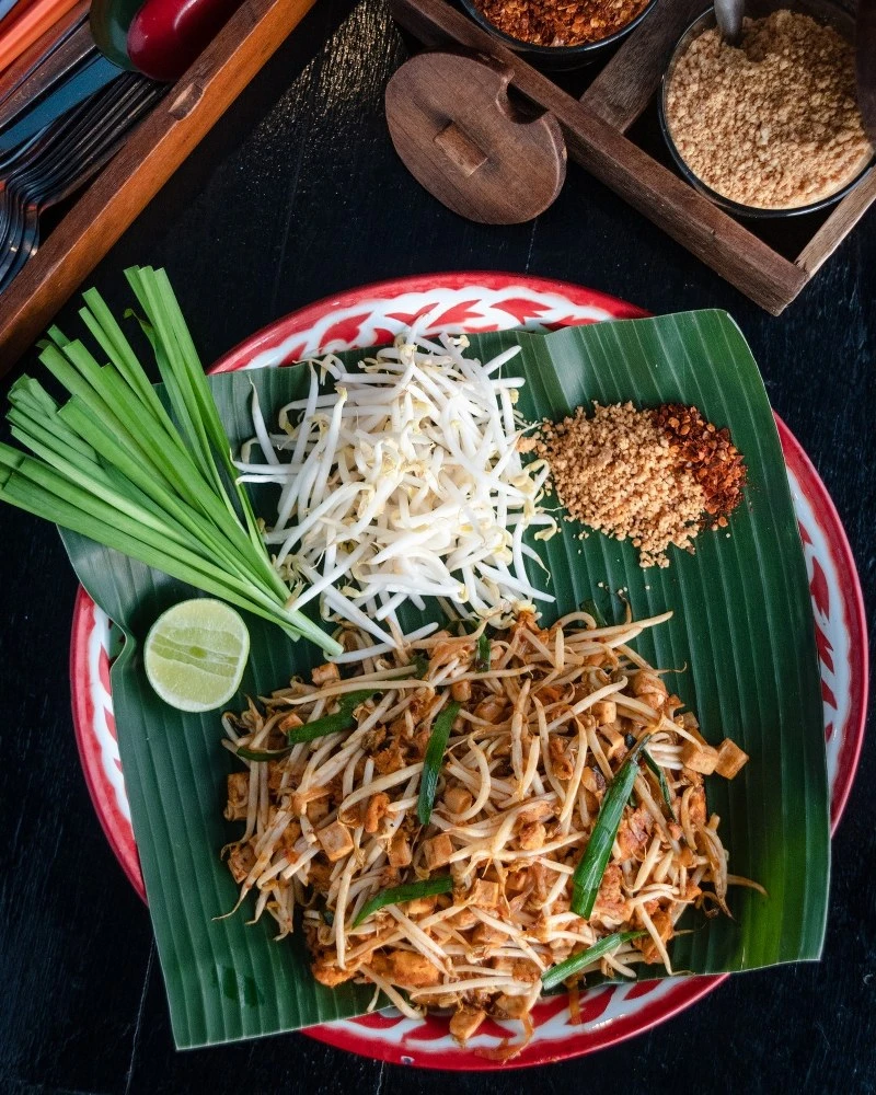 12 ร้านผัดไทยกรุงเทพ 2567 ร้านผัดไทยโบราณ ผัดไทยกุ้งสด อร่อยจนหยุดไม่อยู่